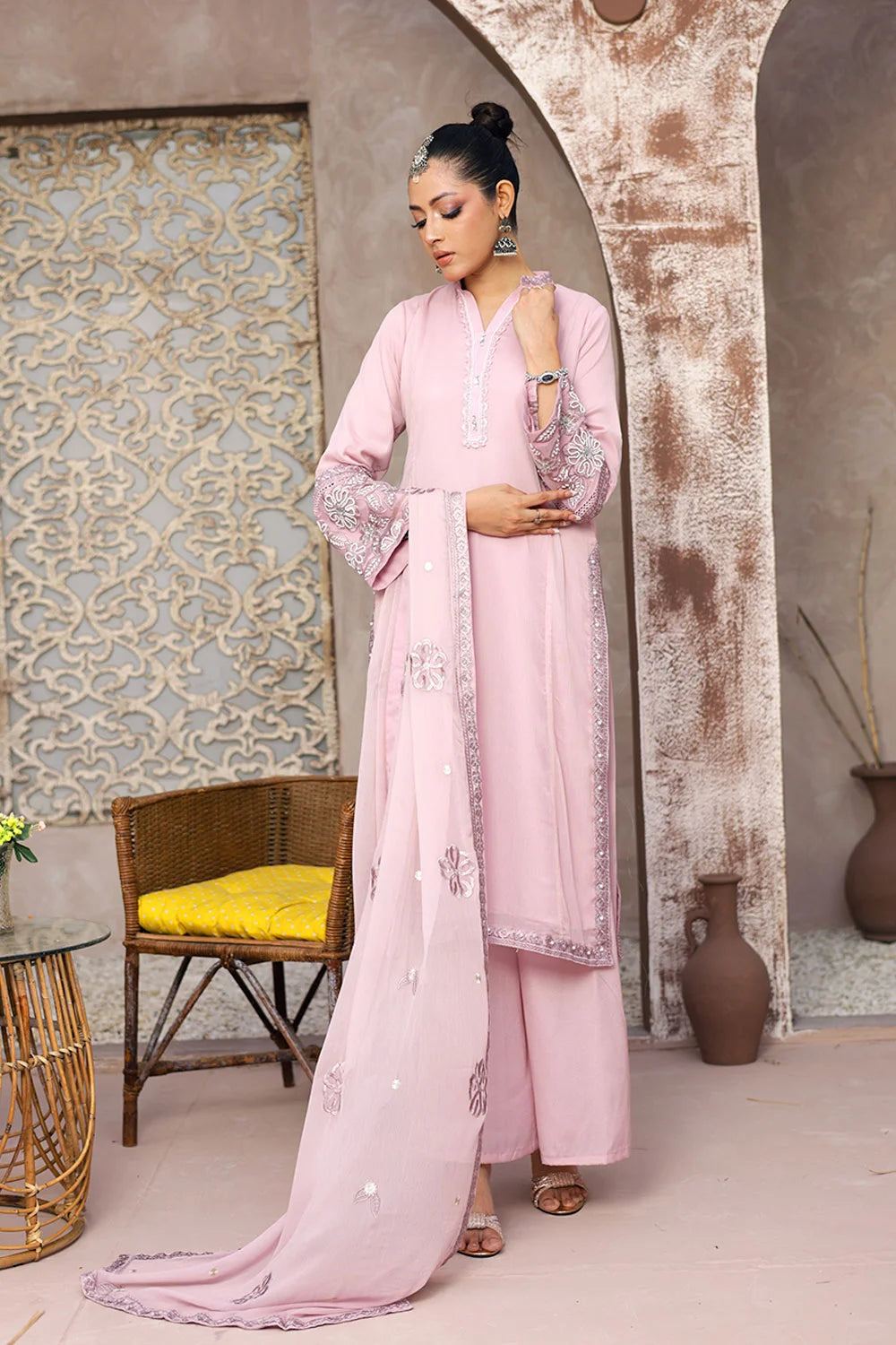 Elegant Straight Kurta Suit with Chiffon Dupatta