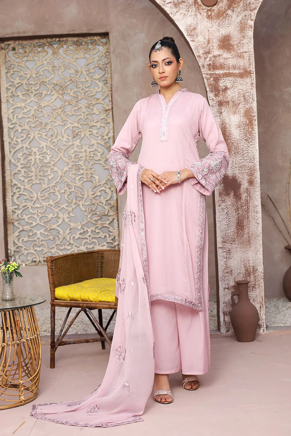 Elegant Straight Kurta Suit with Chiffon Dupatta