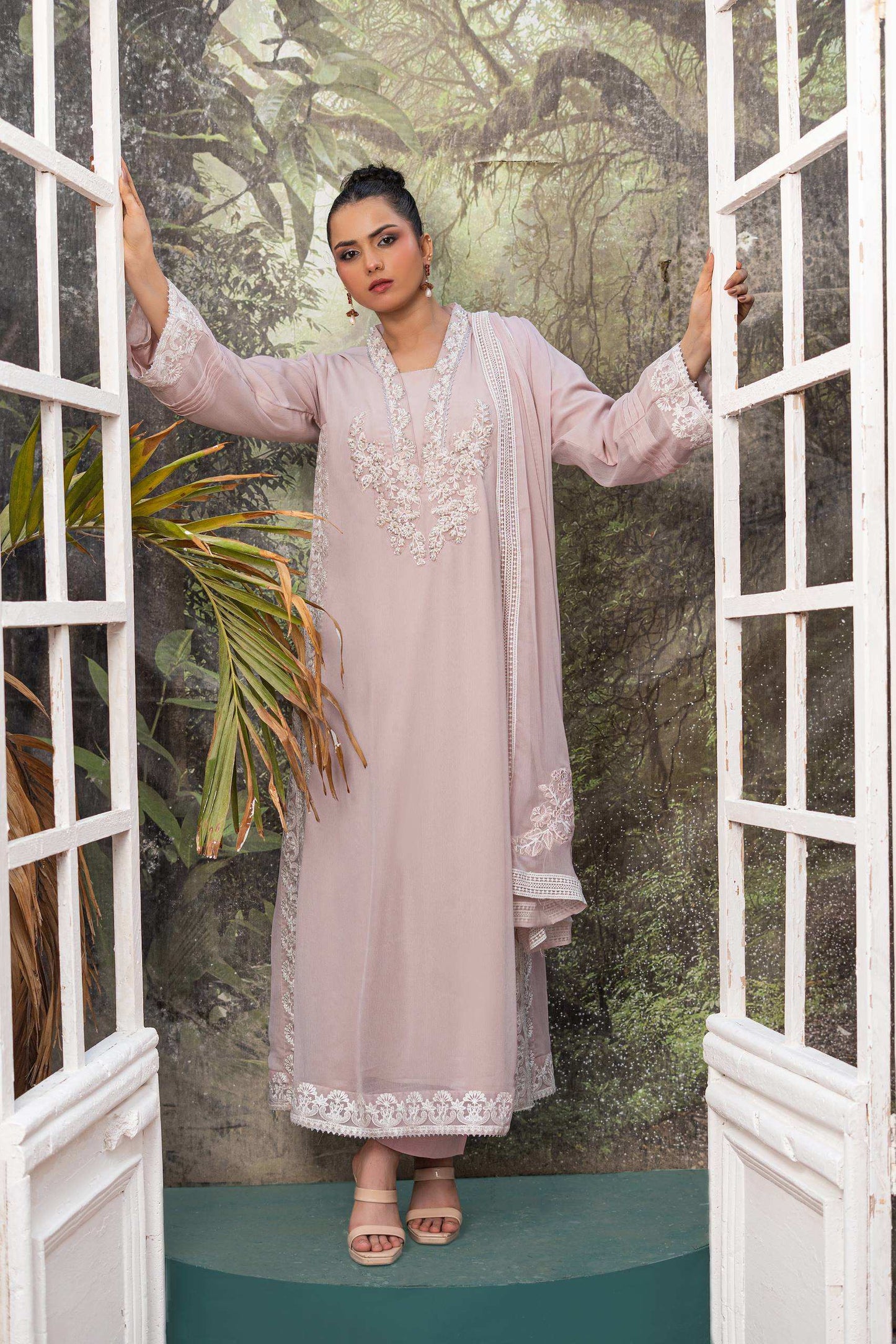 Baby pink | Chiffon | Embroidered | 4-Piece Suit