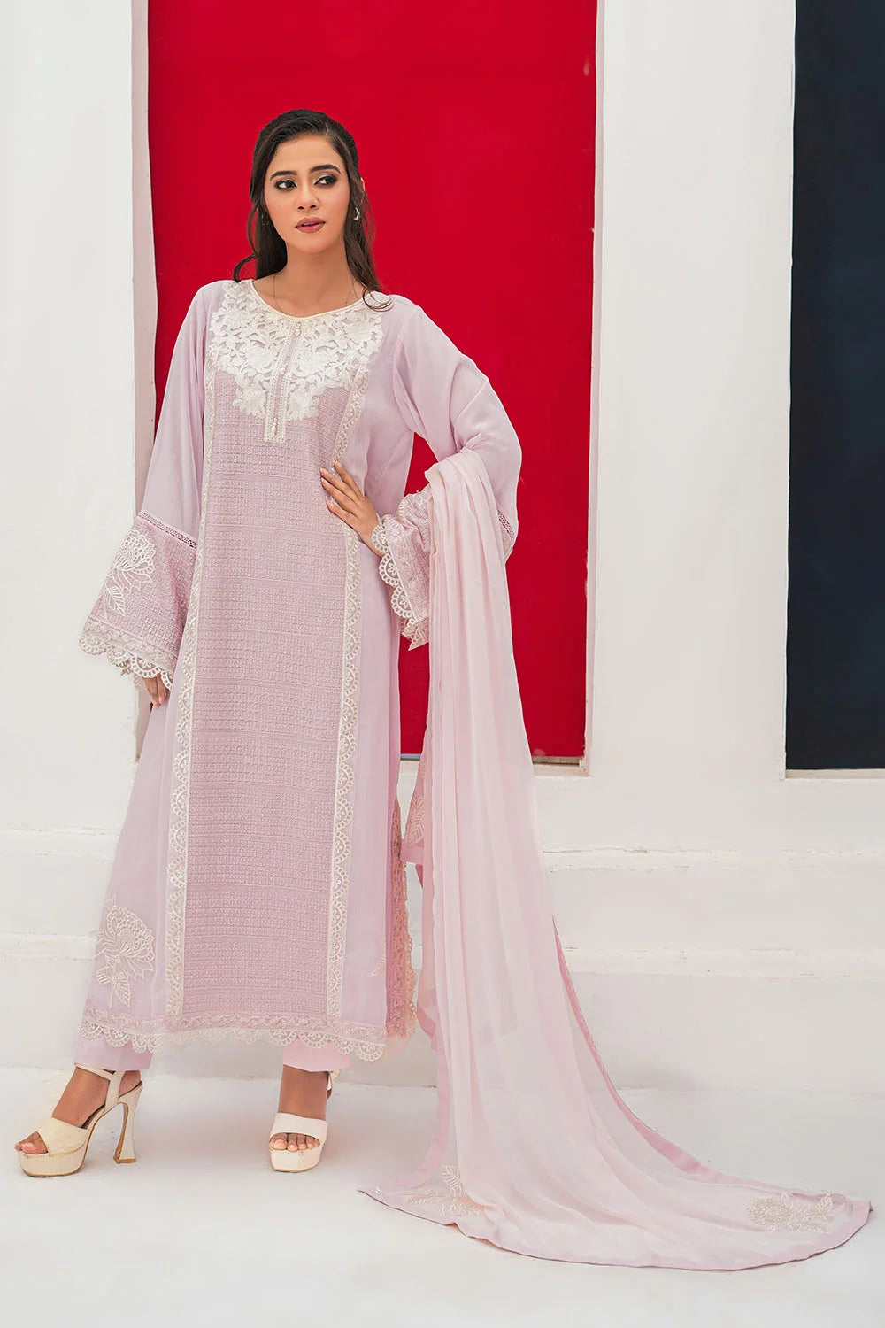 Embroidered 3-piece Pakistani kaftan suit in pink and fawn with a chiffon kaftan, Malai lining, straight Grip trousers and chiffon dupatta