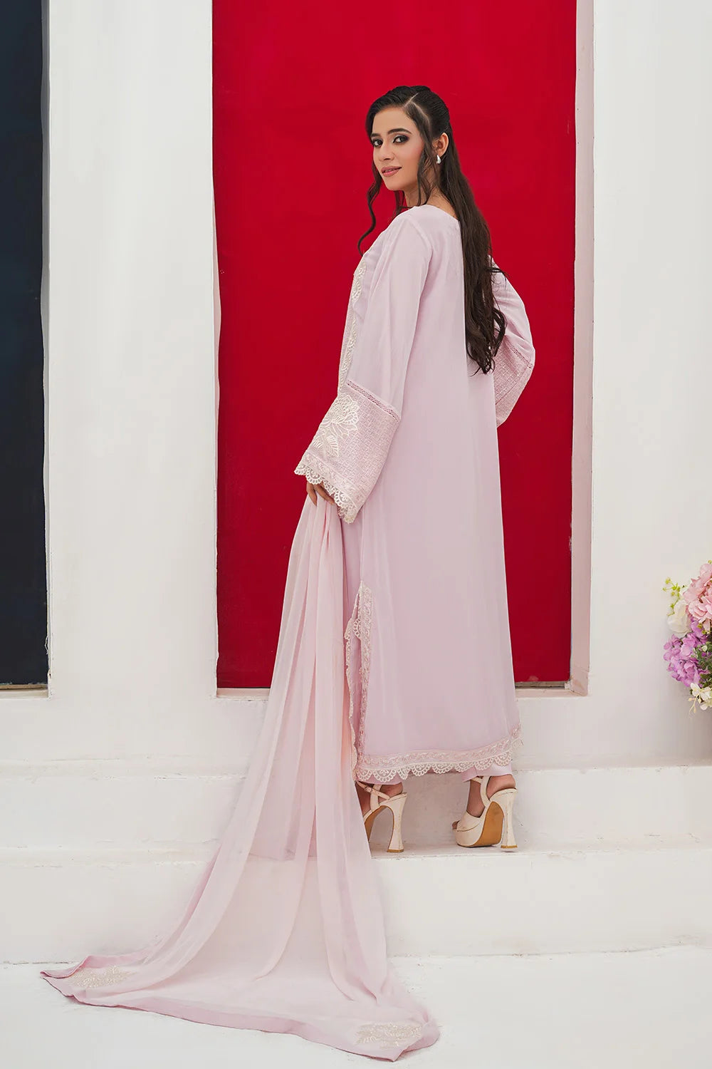 Embroidered 3-piece Pakistani kaftan suit in pink and fawn with a chiffon kaftan, Malai lining, straight Grip trousers and chiffon dupatta