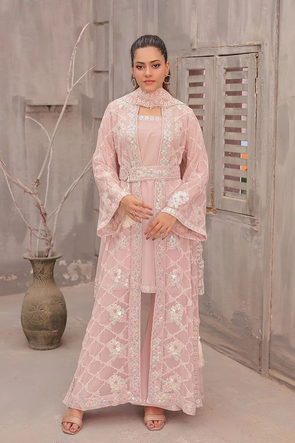 Luxury Silk Embroidered 4-Piece Outfit – Pastel Pink Ensemble