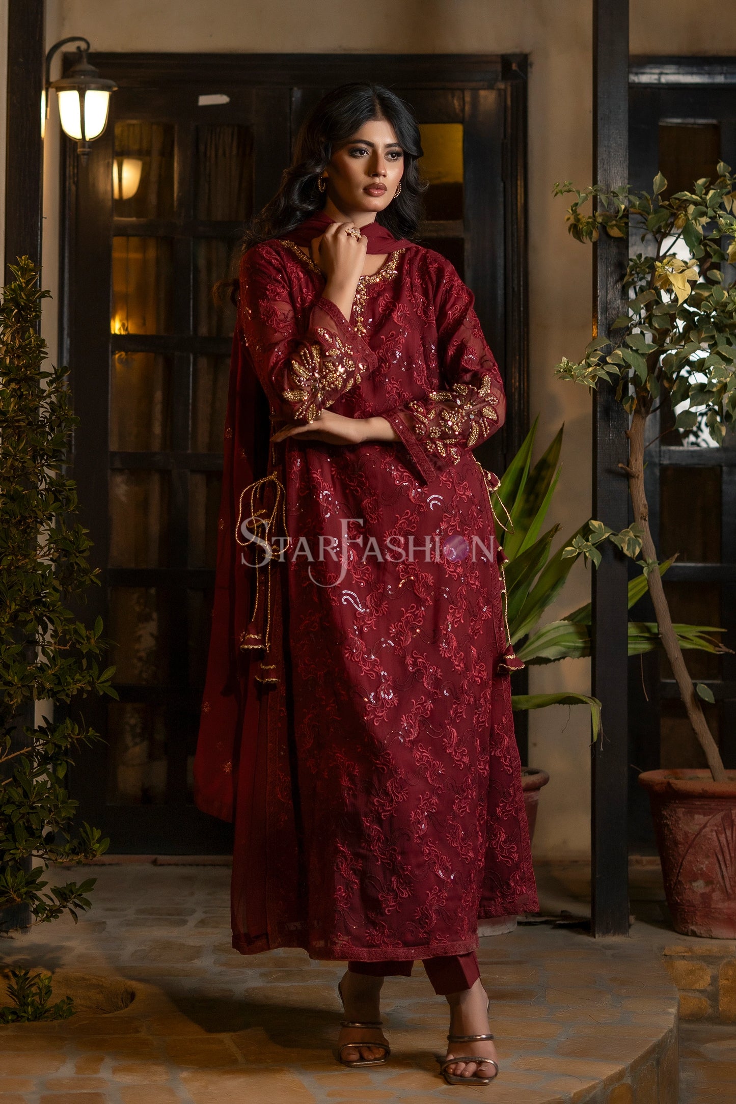 Maroon silk straight trouser paired with chiffon coat-style suit – SF-2424.